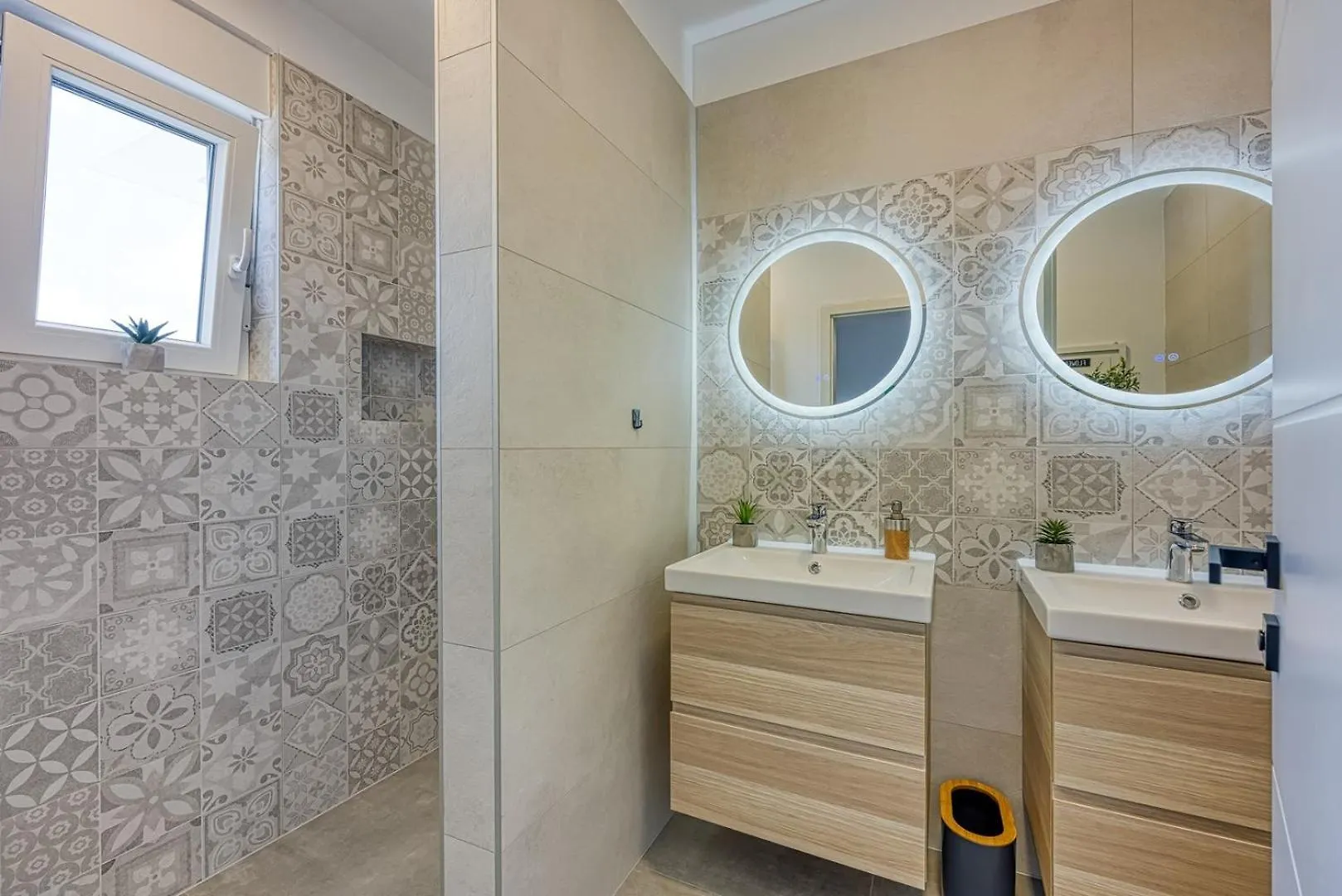 Modern App Ana With Jacuzzi And Balcony Apartment Porec