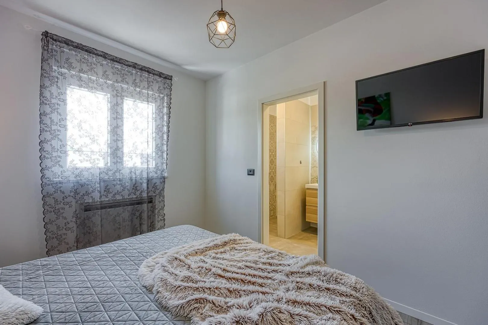 Modern App Ana With Jacuzzi And Balcony Apartment Porec